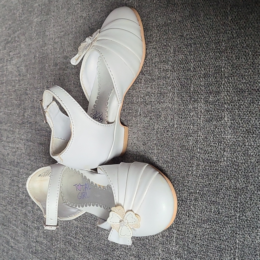 💥MARKDOWN💥Total Girl white size 5M dress shoes